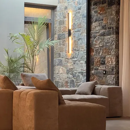 Neromai Villa